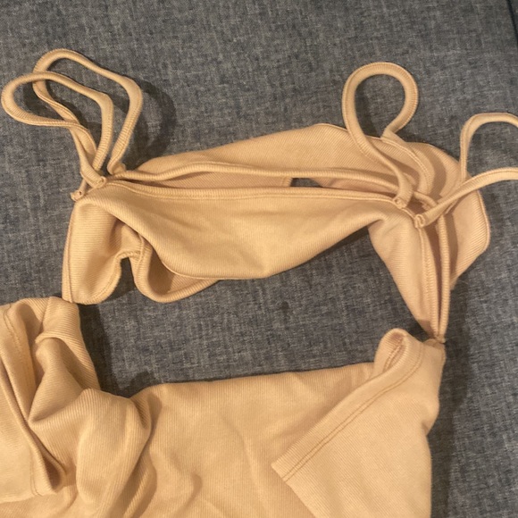 Nude two set Top - Picture 3 of 3